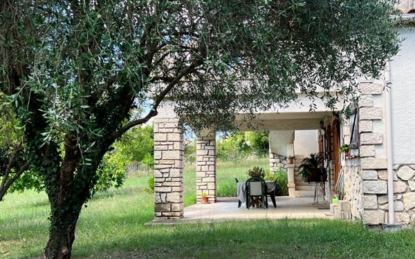 Maison à vendre    4 pièces •  Barjac