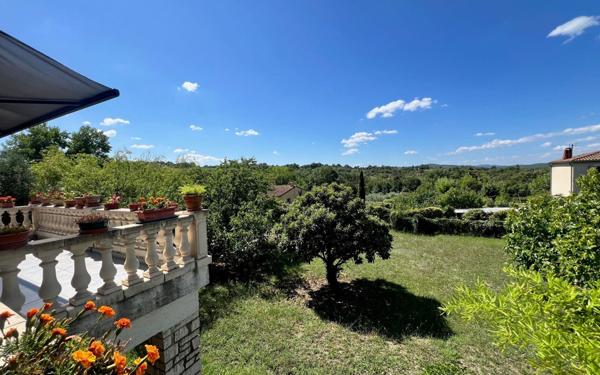 Maison à vendre    4 pièces •  Barjac