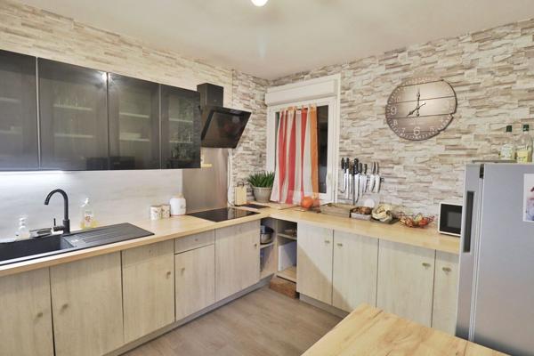 Appartement avec garage et stationnement – Colombier-Fontaine