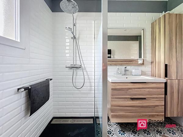 Maison RARE SUR LE SECTEUR - Lagord 200 m2 sur 2000 m² de terrain arboré - 8 pièces 5 chambres