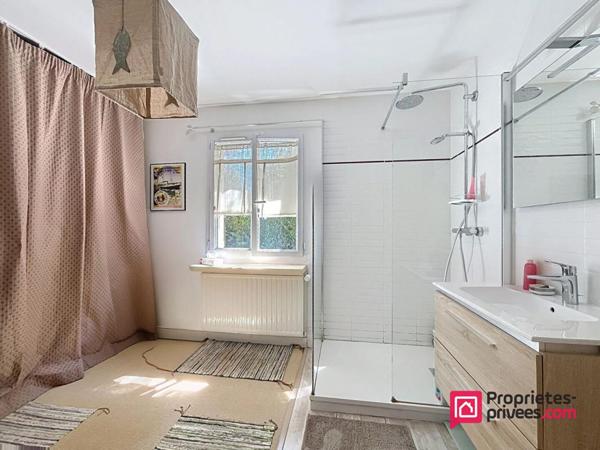 Maison RARE SUR LE SECTEUR - Lagord 200 m2 sur 2000 m² de terrain arboré - 8 pièces 5 chambres