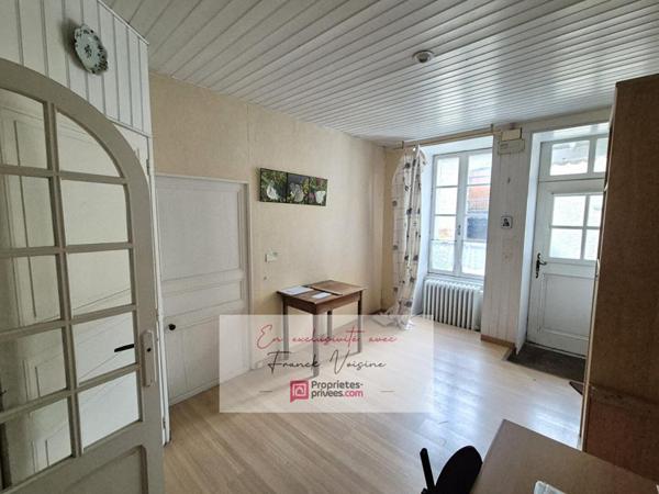 A VENDRE en Exclusivité à Mouchamps,  Centre bourg, maison de 112 m2 avec 3 chambres et un grenier