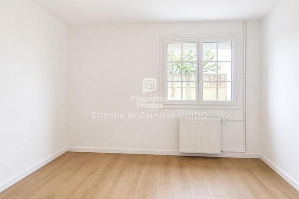 Maison Saint Christophe En Bazelle  7 pièce(s) 153 m2