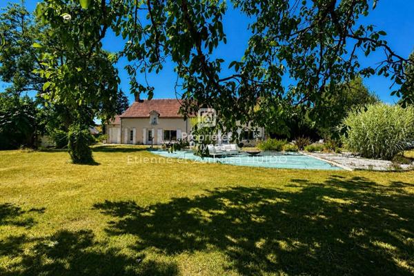 Maison Saint Christophe En Bazelle  7 pièce(s) 153 m2