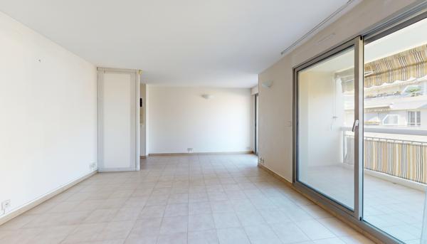 Appartement à vendre 240 000 € Saint-Laurent-du-Var 2 p 59,5 m² DPE C