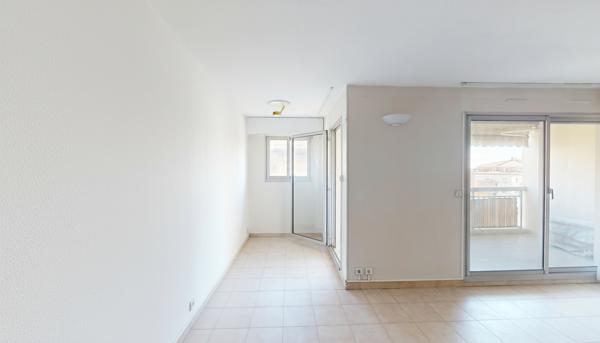Appartement à vendre 240 000 € Saint-Laurent-du-Var 2 p 59,5 m² DPE C
