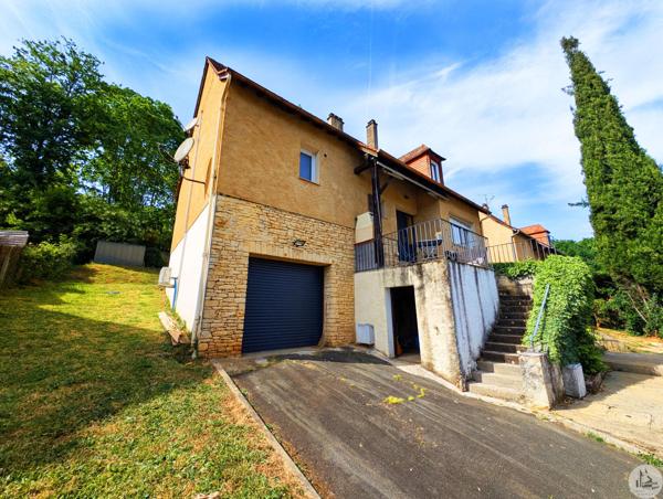 Maison proche des commerces et Lycée