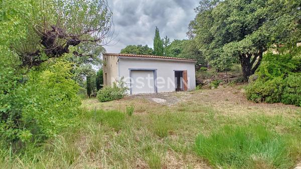Maison à vendre 147 m² sur terrain constructible de 5500 m² à Saint Pantaléon Les Vignes