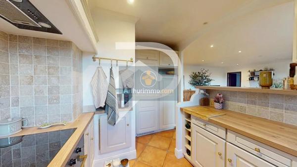 Vente                                                      Appartement
                        
                     4 pièces                      83 m2                     à Le Port-Marly