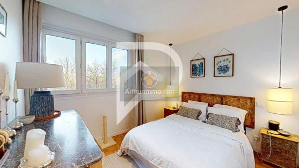 Vente                                                      Appartement
                        
                     4 pièces                      83 m2                     à Le Port-Marly