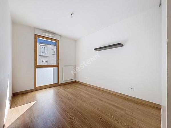 Appartement T3 - Hyper Centre - Terrasse - place de parking - copropriété de 2015