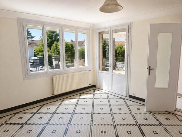 Maison individuelle à 300 m de la plage – Jardin, garage et sous-sol complet – La Baule Le Guézy