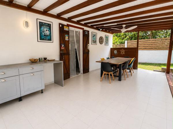 Maison De type T5 avec bungalow T3 et piscine dans environnement de qualité