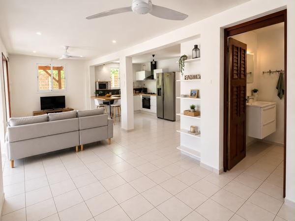 Maison De type T5 avec bungalow T3 et piscine dans environnement de qualité