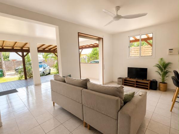 Maison De type T5 avec bungalow T3 et piscine dans environnement de qualité
