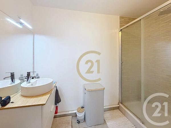 Appartement F2 à vendre  2 pièces - 40,25 m 2   VIRY CHATILLON  - 91