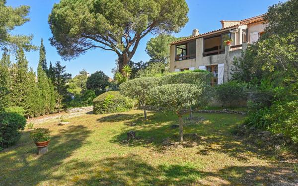 Maison à vendre    7 pièces •  Six-Fours-les-Plages