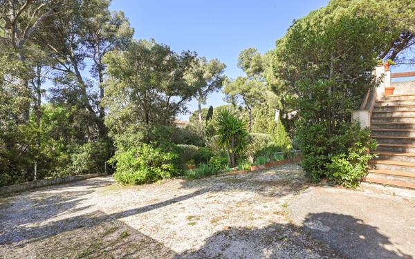 Maison à vendre    7 pièces •  Six-Fours-les-Plages