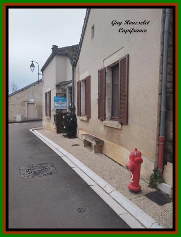 Maison à vendre de campagne-Garage-Dépendance   (4 pièces CRY SUR ARMANCON)