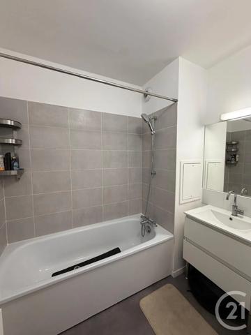 Appartement F3 à vendre  3 pièces - 60,81 m 2   EVRY  - 91