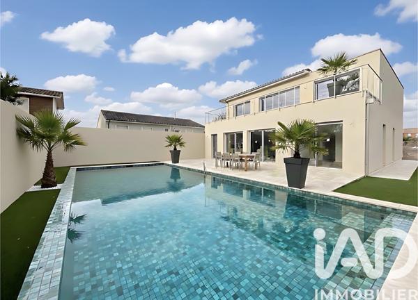 Maison à vendre 6 pièces 202 m² Créon