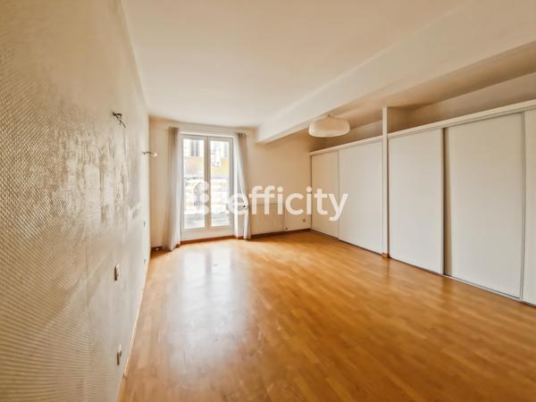 Immeuble 9 pièces - 280 m²