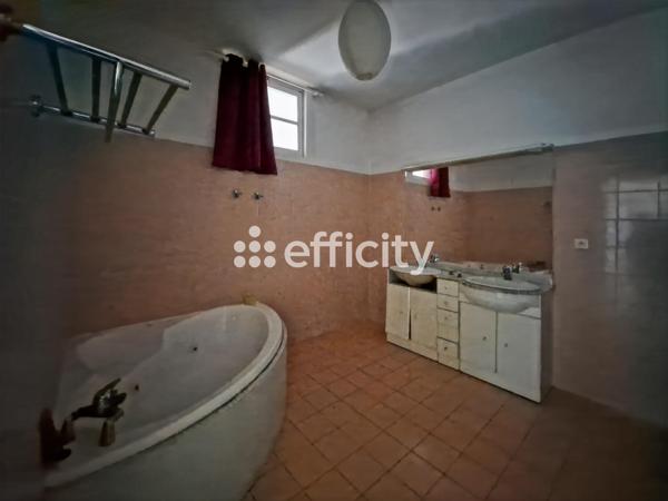 Immeuble 9 pièces - 280 m²