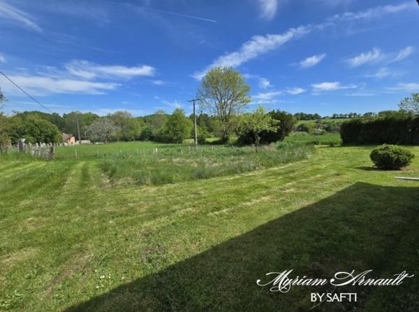Maison Plain-pied avec garage et dépendance sur grand terrain clos
