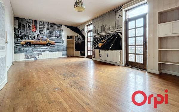 Immeuble à vendre    12 pièces •  Montluçon