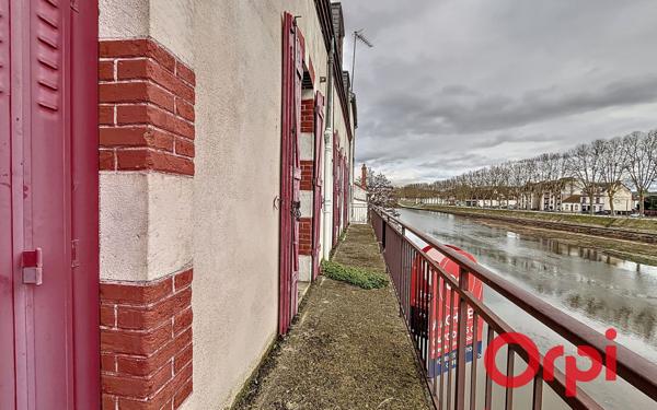 Immeuble à vendre    12 pièces •  Montluçon