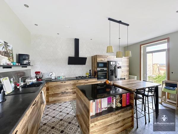 Vente Maison 9 pièces 400 m2 à Mably