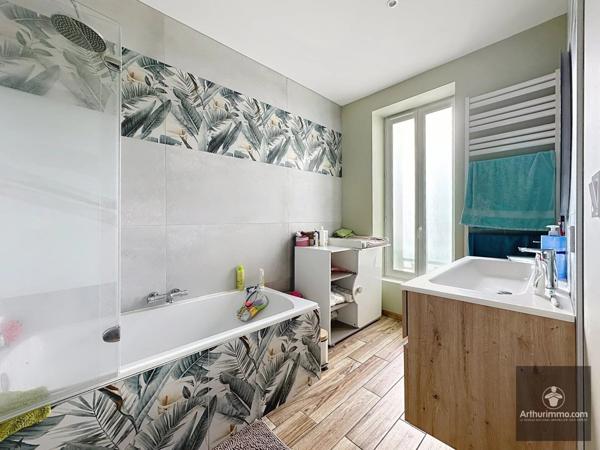 Vente Maison 9 pièces 400 m2 à Mably