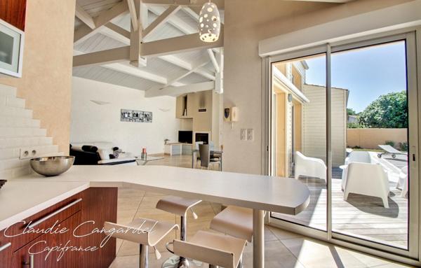 Belle maison de plain-pied à vendre 7 pièces avec piscine à DOMPIERRE SUR MER (17) à 10 min de La Rochelle