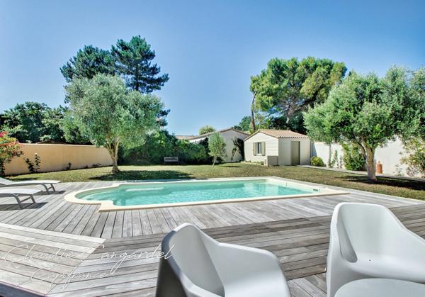 Belle maison de plain-pied à vendre 7 pièces avec piscine à DOMPIERRE SUR MER (17) à 10 min de La Rochelle