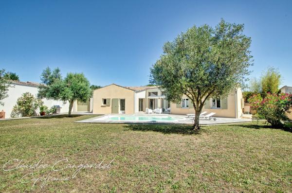 Belle maison de plain-pied à vendre 7 pièces avec piscine à DOMPIERRE SUR MER (17) à 10 min de La Rochelle