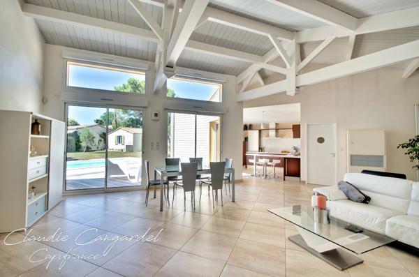 Belle maison de plain-pied à vendre 7 pièces avec piscine à DOMPIERRE SUR MER (17) à 10 min de La Rochelle