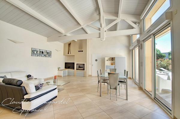 Belle maison de plain-pied à vendre 7 pièces avec piscine à DOMPIERRE SUR MER (17) à 10 min de La Rochelle