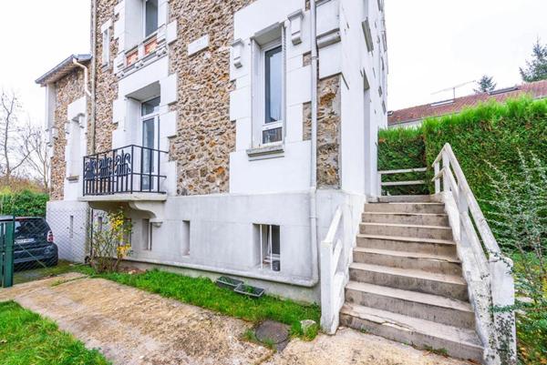Appartement Saint Remy Les Chevreuse deux pièces 44 m² avec jardin de 150 m²