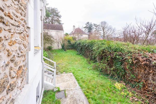 Appartement Saint Remy Les Chevreuse deux pièces 44 m² avec jardin de 150 m²