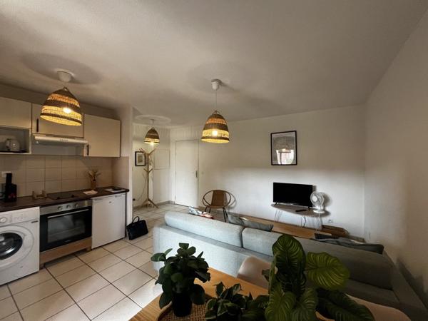 Appartement à louer 650 € CC Grenade 2 p 37 m² DPE D