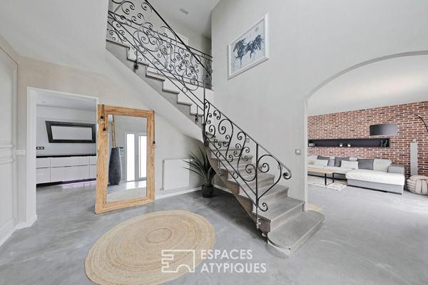 Villa d’architecte et son jardin paysager avec piscine