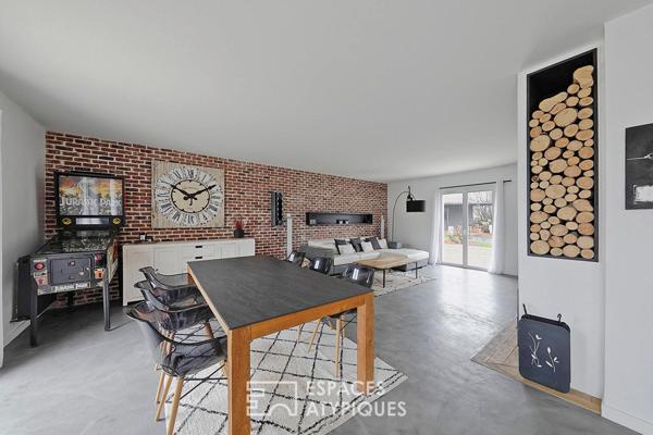 Villa d’architecte et son jardin paysager avec piscine