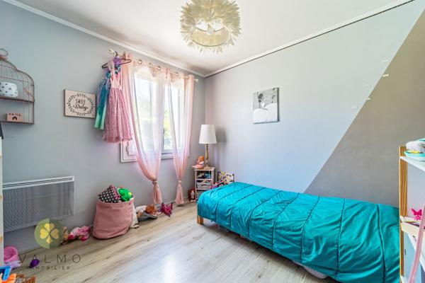 Maison
                                                                                                                                                                                                                                                                                                                        6 pièce(s)                                                                                                                                                                                                          5 chambre(s)                                                                                                                                                                                                          165  m²