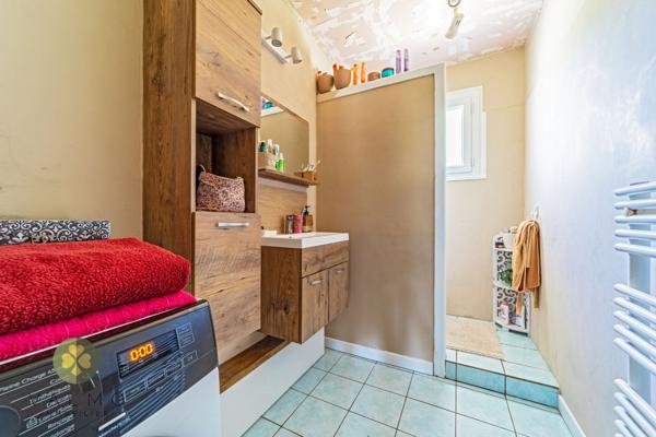 Maison
                                                                                                                                                                                                                                                                                                                        6 pièce(s)                                                                                                                                                                                                          5 chambre(s)                                                                                                                                                                                                          165  m²