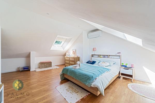 Maison
                                                                                                                                                                                                                                                                                                                        6 pièce(s)                                                                                                                                                                                                          5 chambre(s)                                                                                                                                                                                                          165  m²
