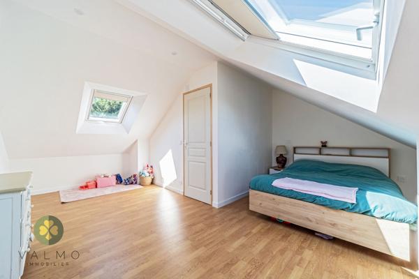 Maison
                                                                                                                                                                                                                                                                                                                        6 pièce(s)                                                                                                                                                                                                          5 chambre(s)                                                                                                                                                                                                          165  m²