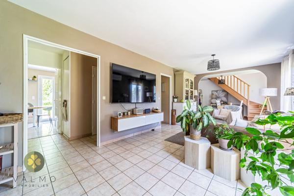 Maison
                                                                                                                                                                                                                                                                                                                        6 pièce(s)                                                                                                                                                                                                          5 chambre(s)                                                                                                                                                                                                          165  m²