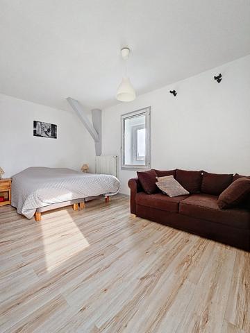 Duplex de caractère _ dernier étage _ 4 chambres _ 3 salles de bains _ balcons _ studio annexe