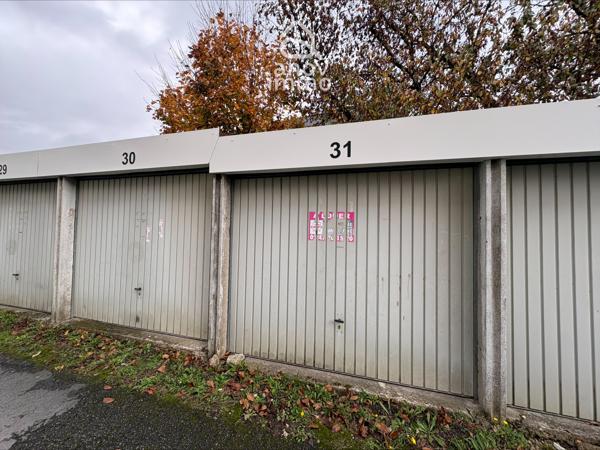 Garage
                                                                                                                                                
                                                                                                                                                
                                                                                                                                                                                                                                                                                                                        12  m²