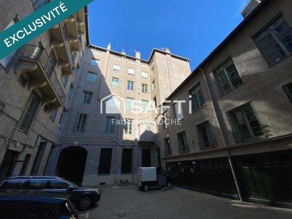 Hyper centre ville, Appartement bourgeois 147 m2